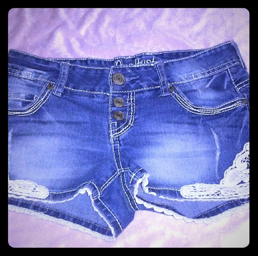 Jean shorts with lace